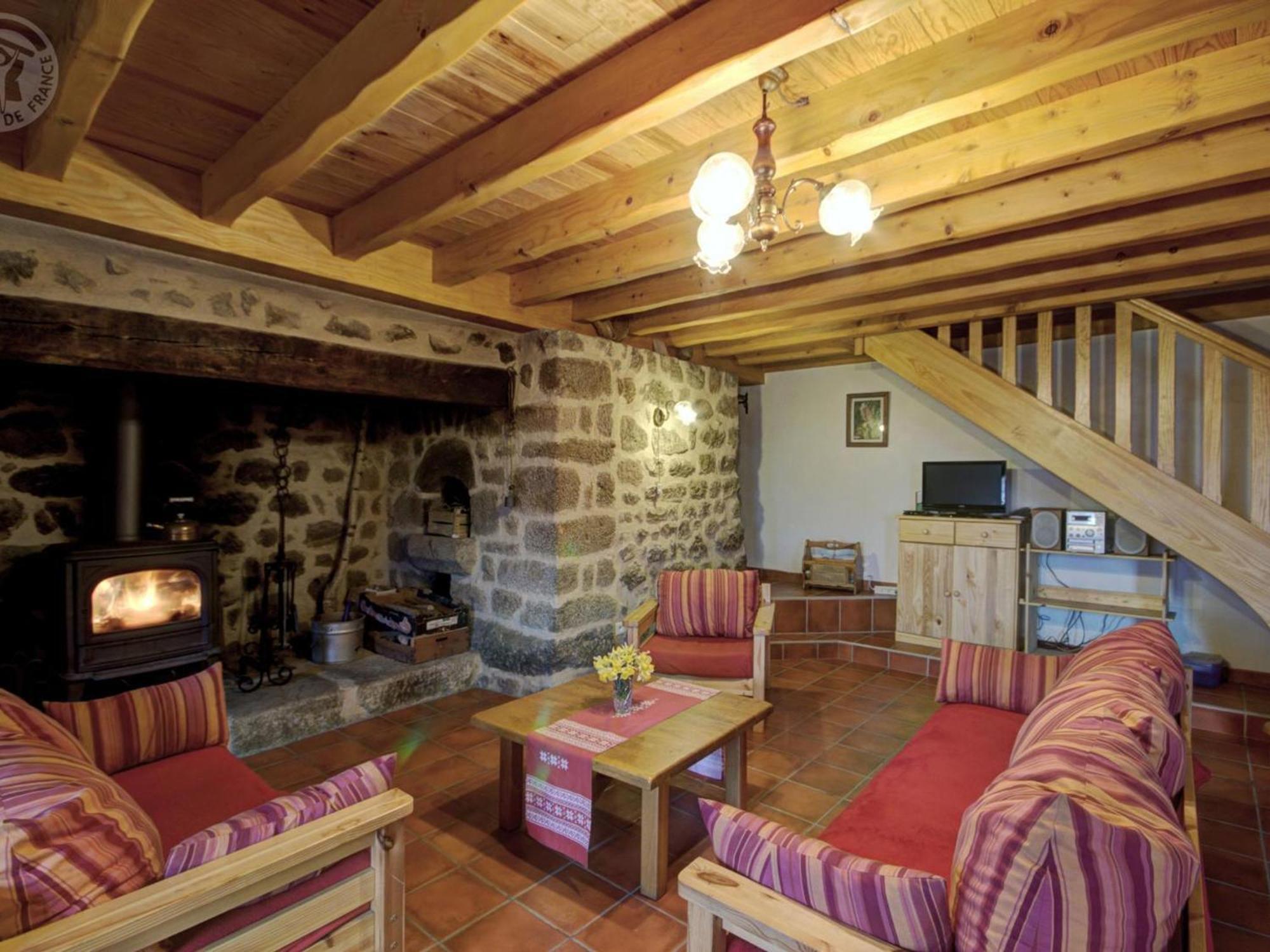 Charmant Gite Avec Terrasse, Cheminee Et Jardin, A Proximite Des Bois, Animaux Acceptes - Fr-1-496-205 Saint-Jean-Soleymieux Zewnętrze zdjęcie