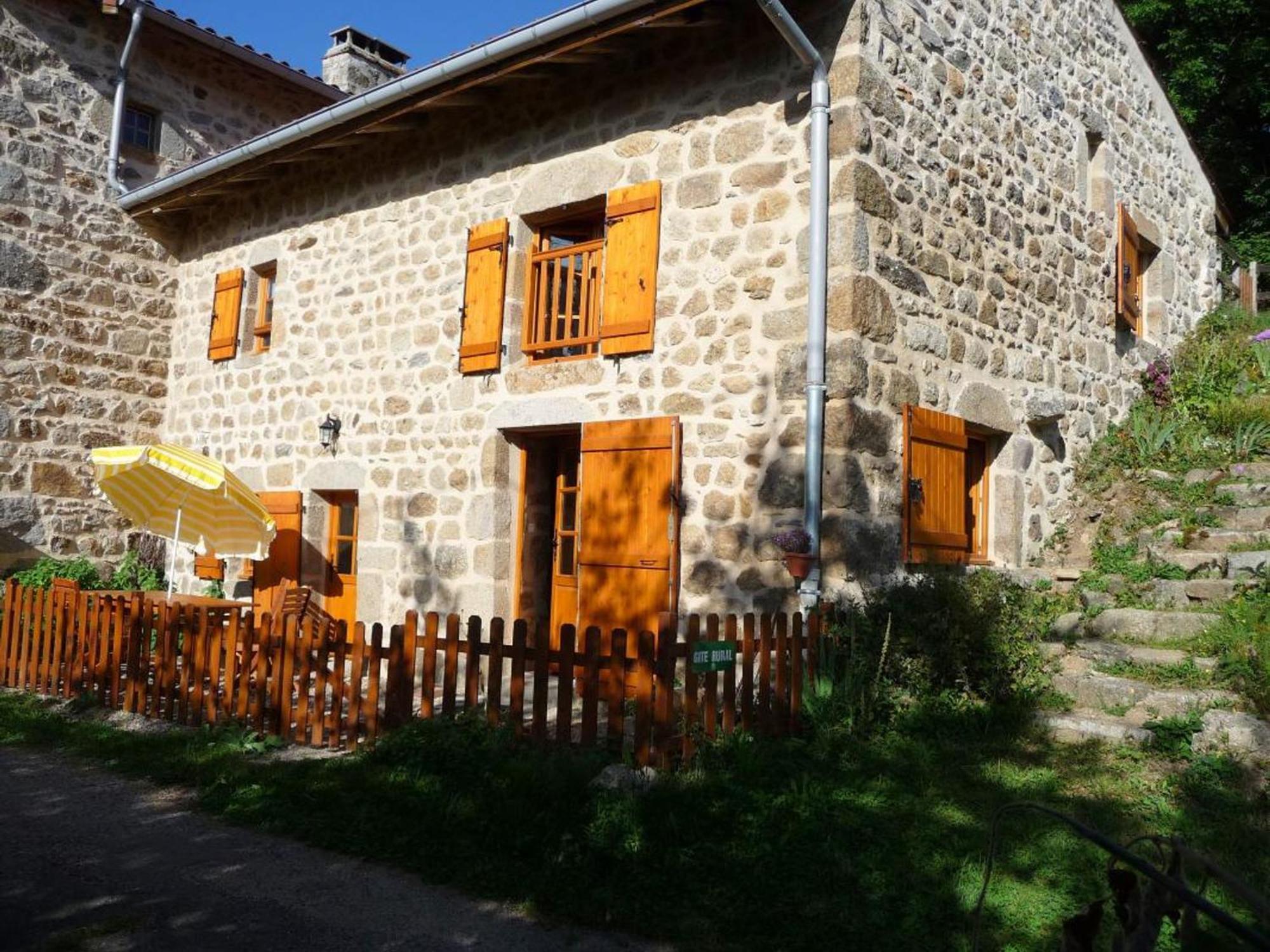 Charmant Gite Avec Terrasse, Cheminee Et Jardin, A Proximite Des Bois, Animaux Acceptes - Fr-1-496-205 Saint-Jean-Soleymieux Zewnętrze zdjęcie