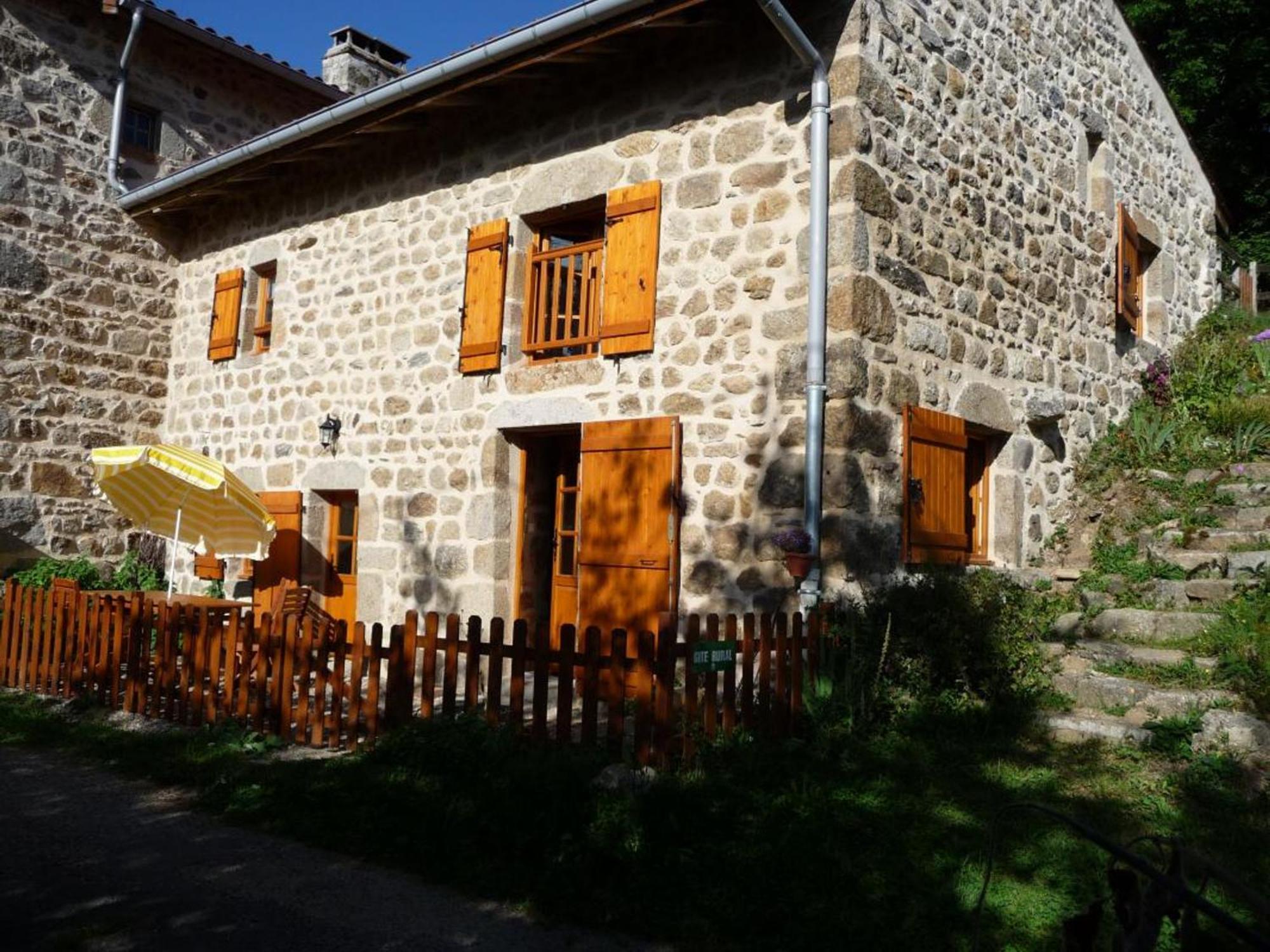 Charmant Gite Avec Terrasse, Cheminee Et Jardin, A Proximite Des Bois, Animaux Acceptes - Fr-1-496-205 Saint-Jean-Soleymieux Zewnętrze zdjęcie